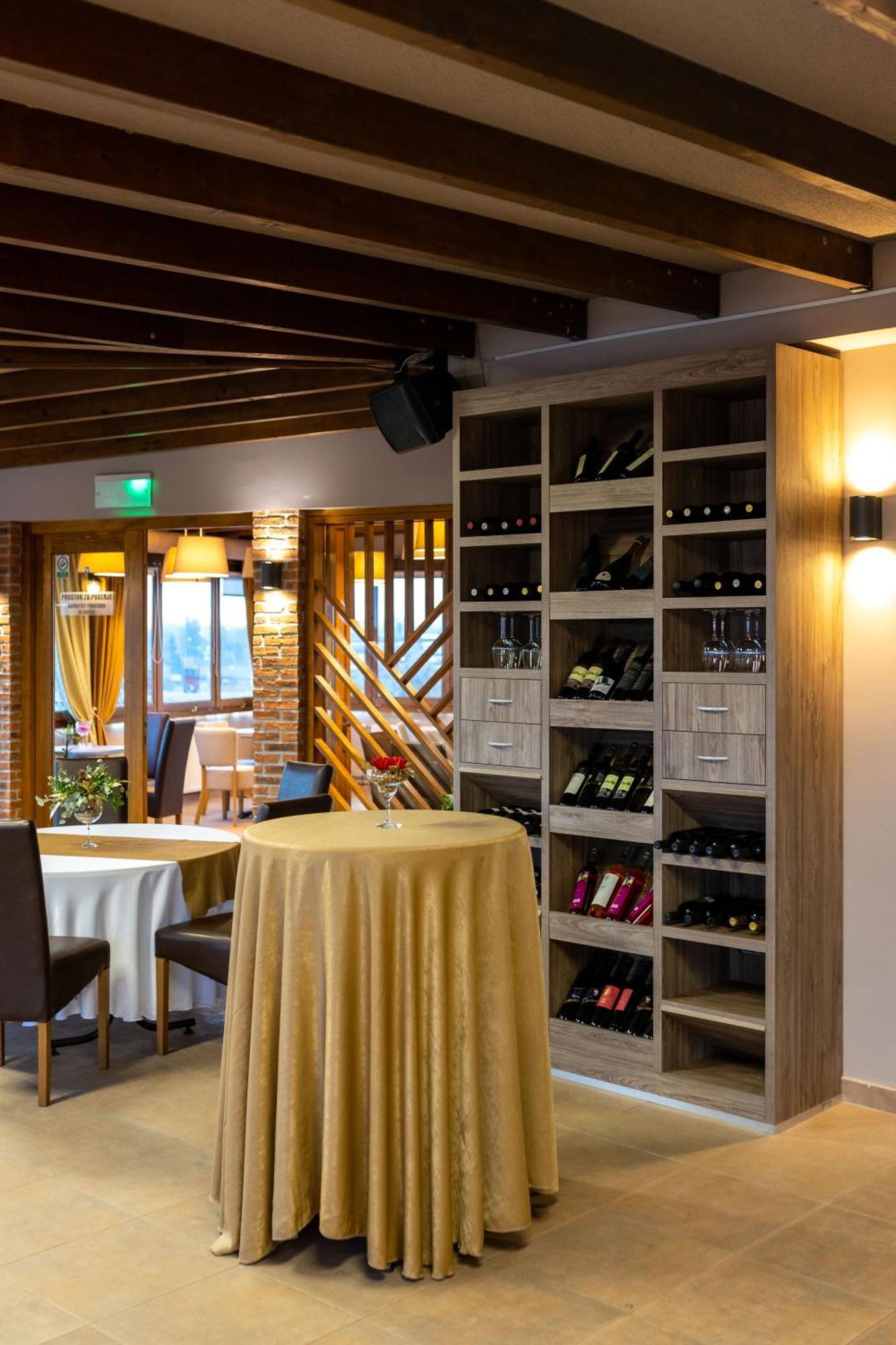 Art Hotel Slavonski Brod Exterior photo