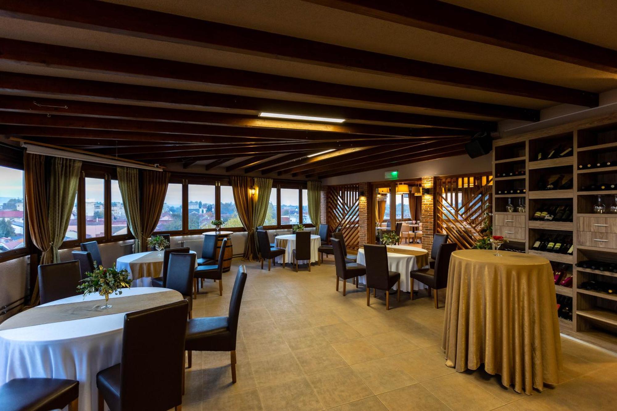 Art Hotel Slavonski Brod Exterior photo