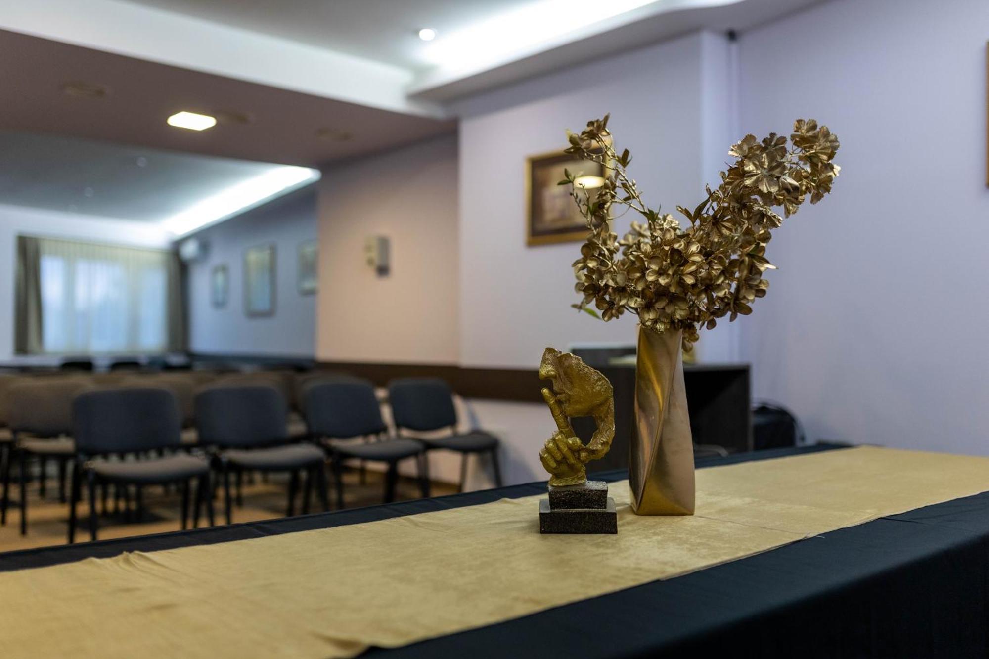 Art Hotel Slavonski Brod Exterior photo
