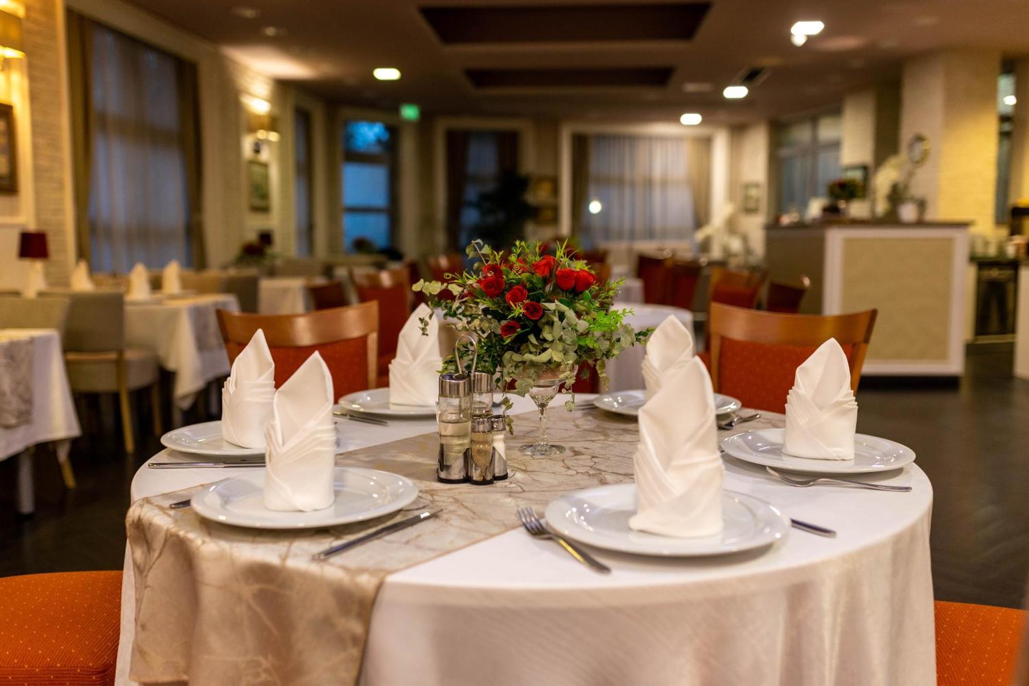 Art Hotel Slavonski Brod Exterior photo