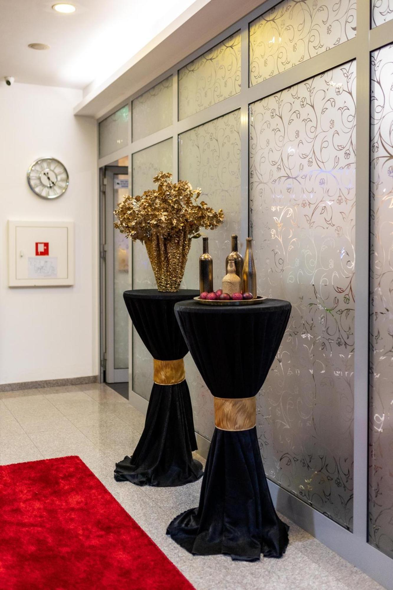 Art Hotel Slavonski Brod Exterior photo